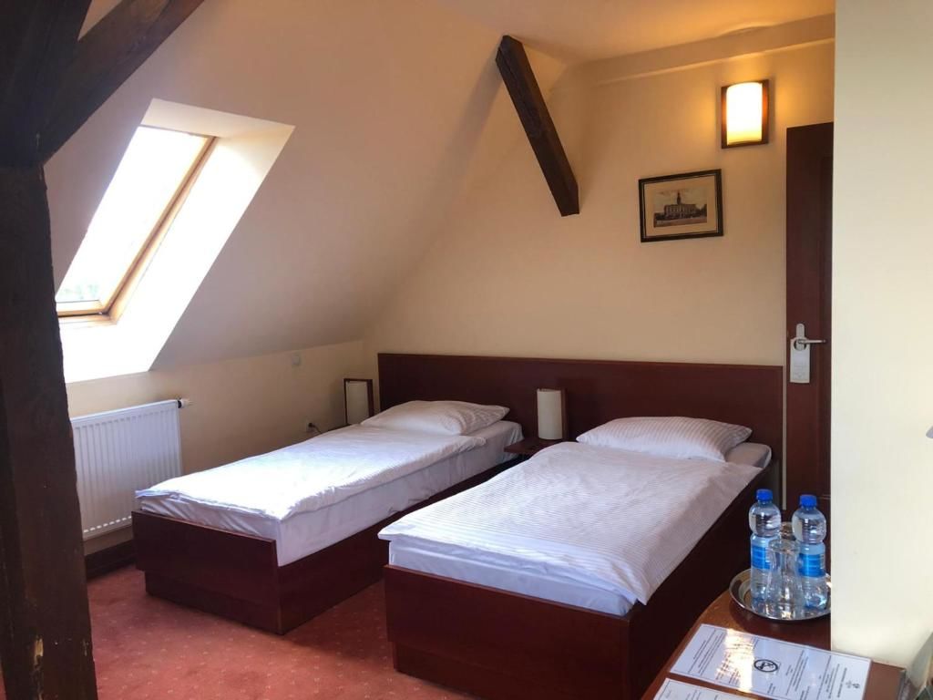 Отель Hotel Libero Милич